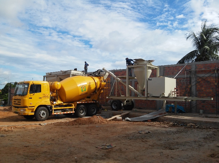 Desarrollamos soluciones integrales para la elaboración del concreto premezclado ofreciendo la automatización y/o construcción de la planta en su totalidad. 